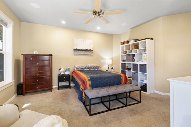 Building Photo - Beautiful, 5-Bedroom, Spacious, Damascus Home with Incredible Views