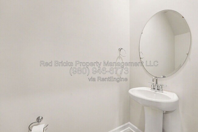 Building Photo - 2043 Old Rivers Rd