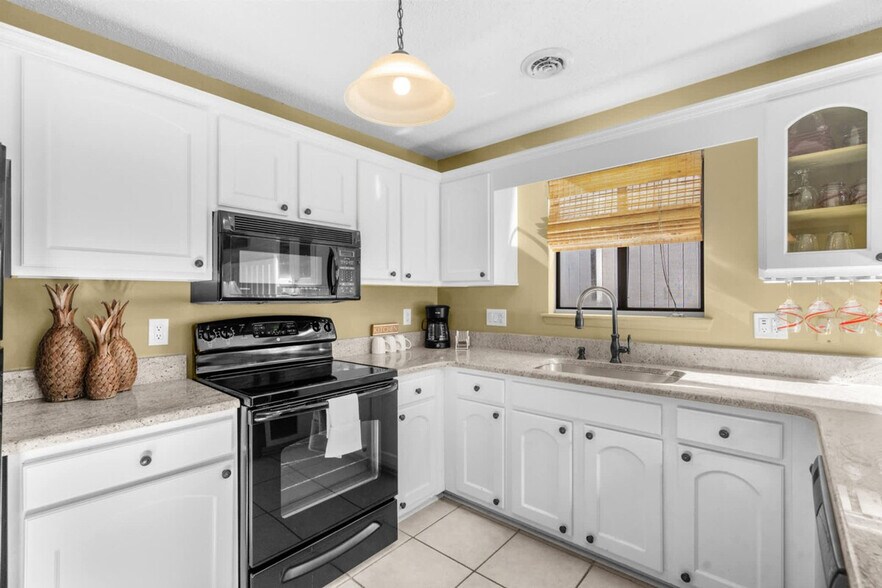 Building Photo - 1890E Auburn Ln