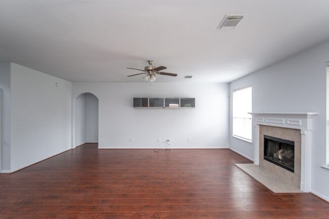 Building Photo - 2322 Cool Springs Ln