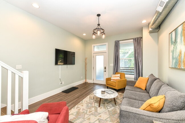 Building Photo - 1242 S Talbott St