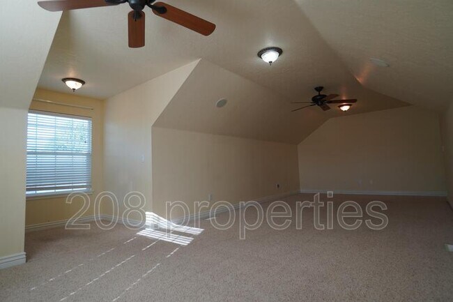 Building Photo - 871 N Grey Pebble Way