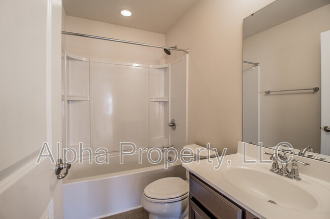 Building Photo - 438 Christiane Way