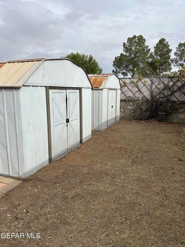 Building Photo - 5125 Sweetwater Dr