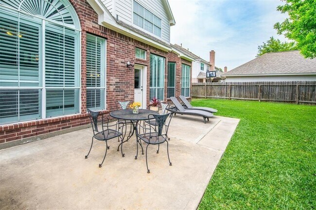 Building Photo - 2211 Merrill Hills Cir