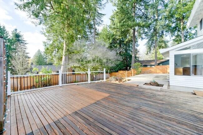 Building Photo - 12225 105th Ave NE