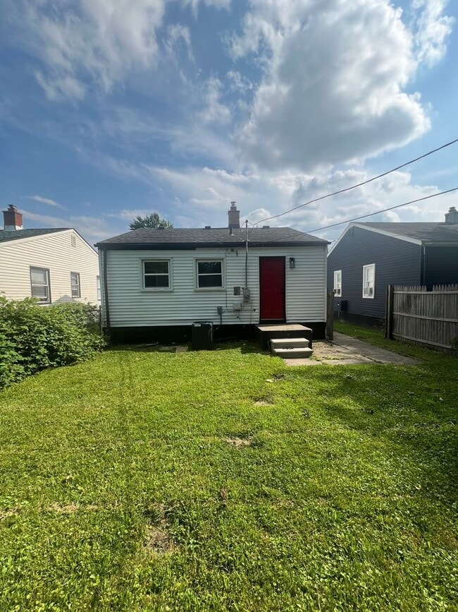 Building Photo - 11067 Paige Ave