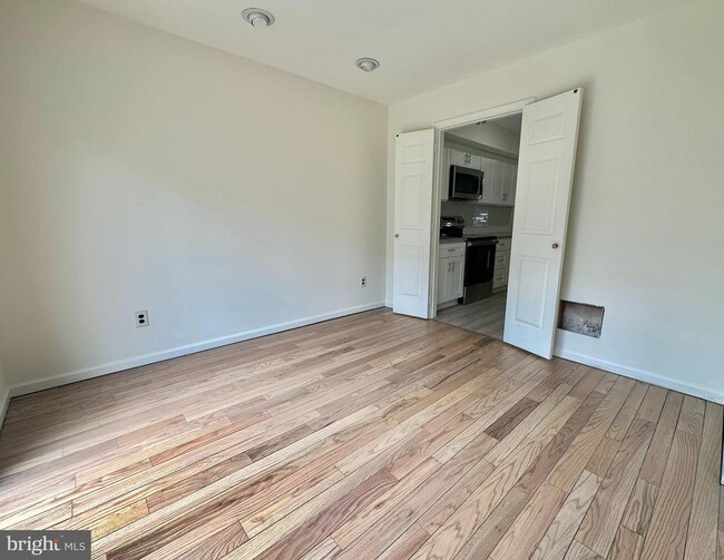 Building Photo - 560 Foxwood Ln