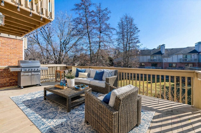 Building Photo - 107 E Winchester Rd