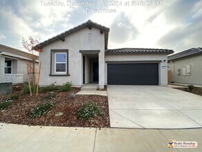 Building Photo - 4197 Crossroads Wy