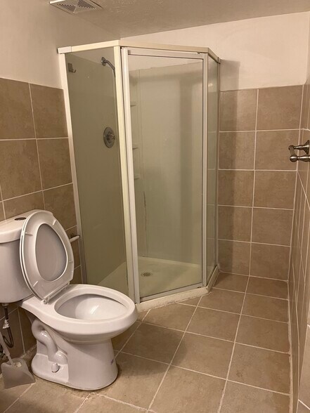 Bathroom - 3139 S Marseilles Way