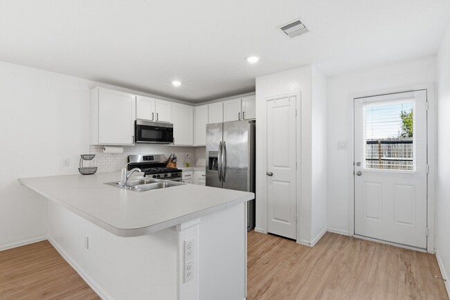 Building Photo - 14427 Woodcott Warren Wy