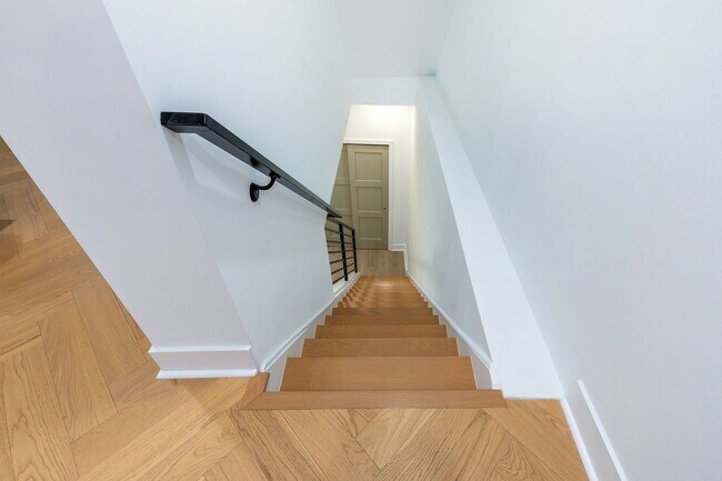 Building Photo - 609 S Orianna St