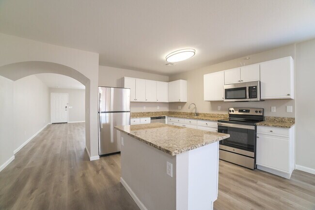 Building Photo - 10529 W Foothill Dr