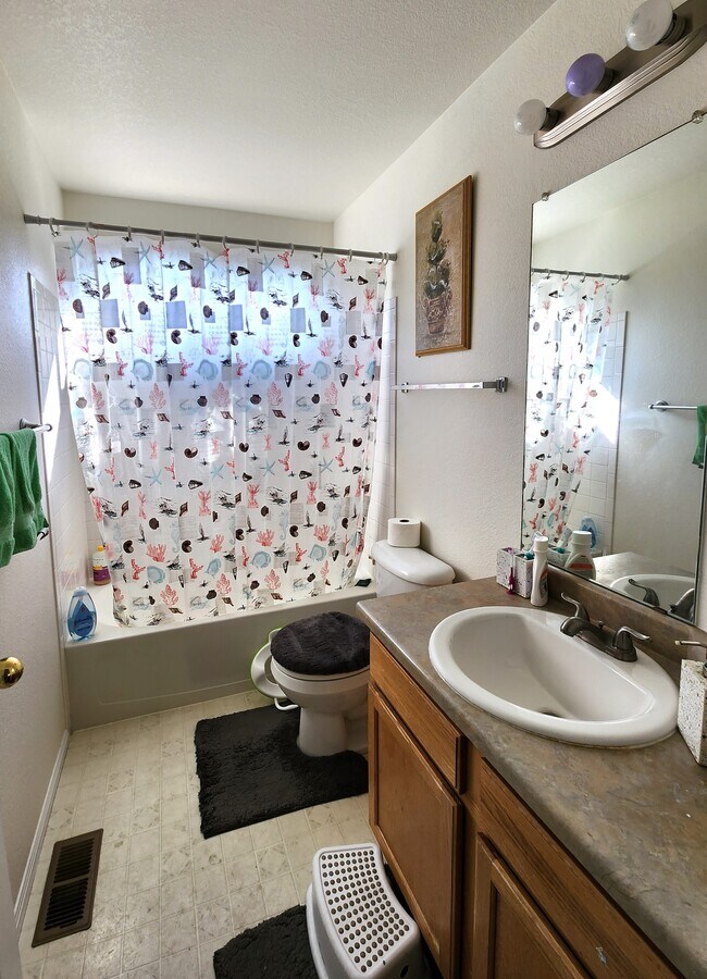 Building Photo - 13628 Plaster Cir