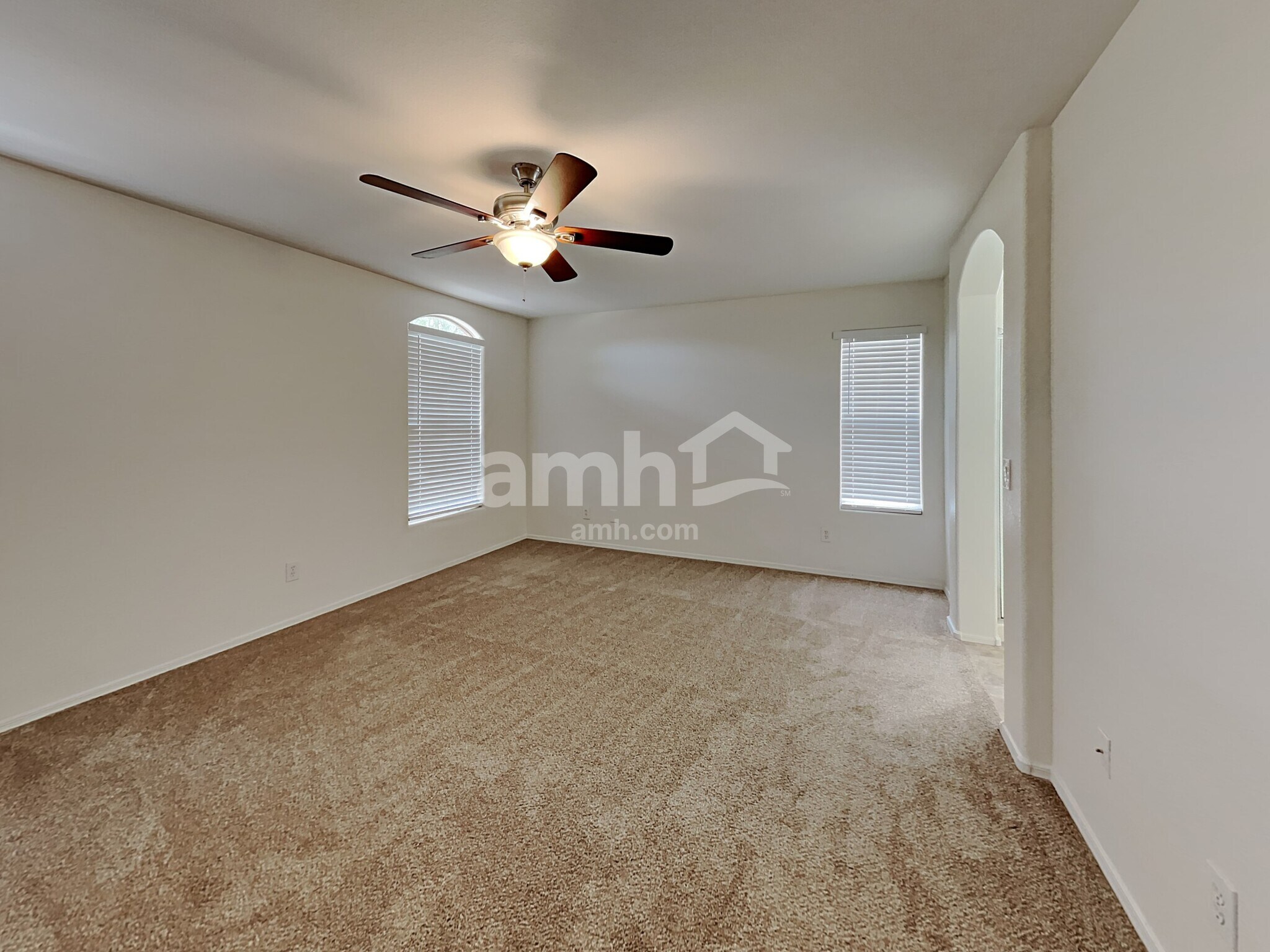 Building Photo - 12810 W Roanoke Ave