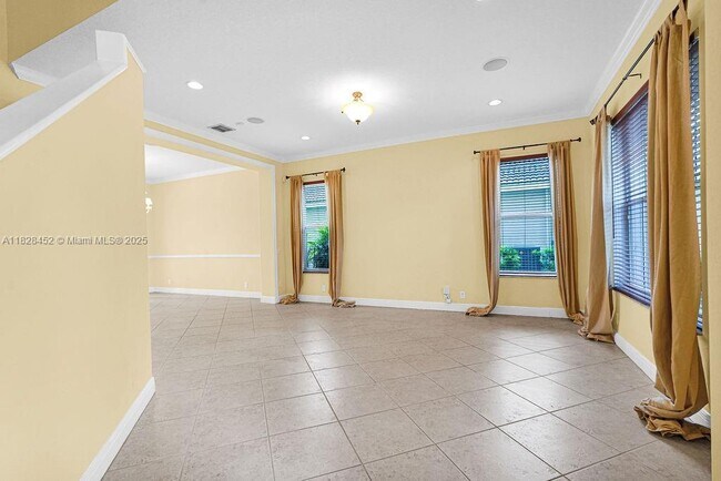 Building Photo - 904 Stillwater Ct