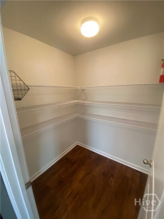 Building Photo - 654 Hogan Dr