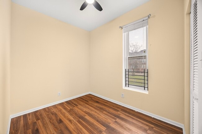 Building Photo - 6649 S Rhodes Ave