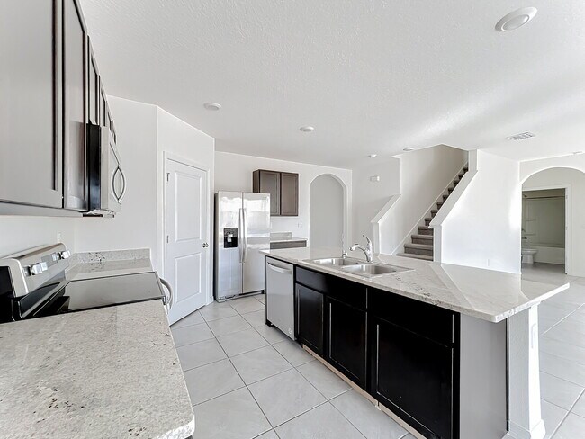 Building Photo - 12744 Lateral Root Dr