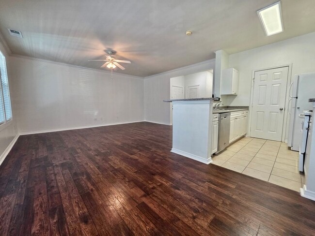 Building Photo - Two bedroom in the heart of Daniel Island ...