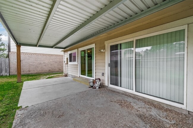 Building Photo - 1806 Foxlake Dr