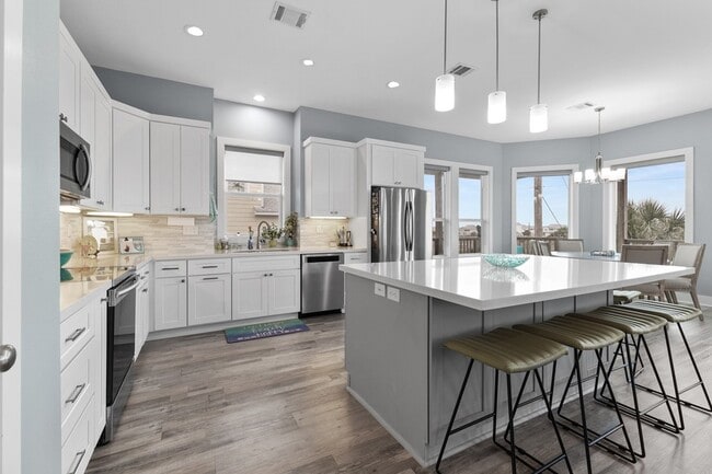 Building Photo - 4111 Isla Del Sol Dr