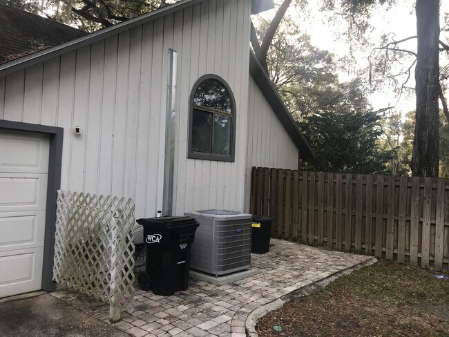 Building Photo - Beautifully Renovated Home in The Reserve!