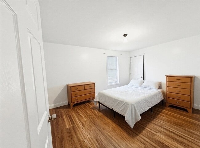 Building Photo - 178 Bates Rd