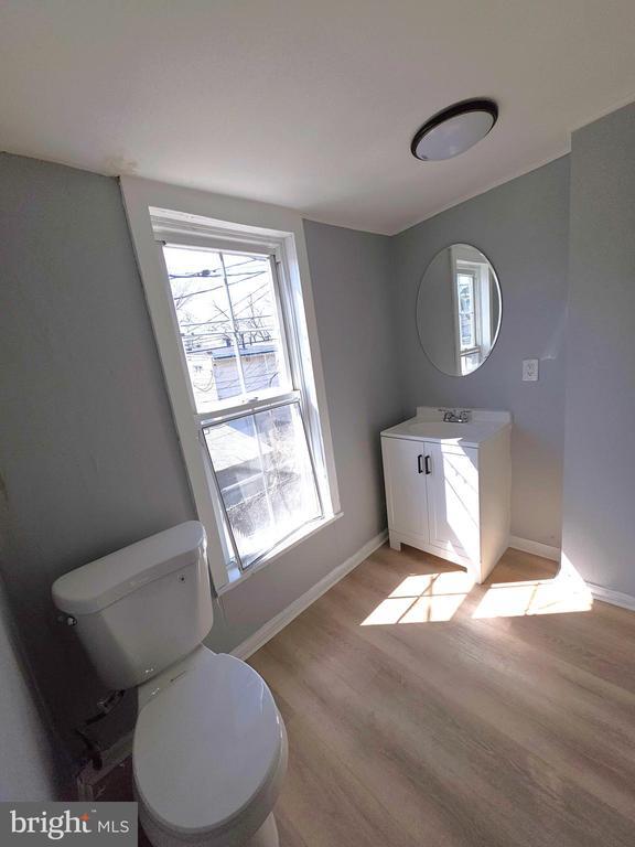 Building Photo - 626 Eisenbrown St