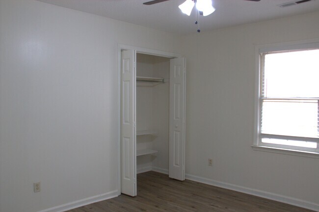 Building Photo - 1007 Kinsey Dr SE