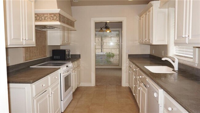 Building Photo - 1127 Glenwood Ave