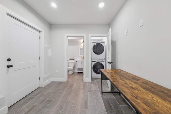 Building Photo - 183 Gates Ave