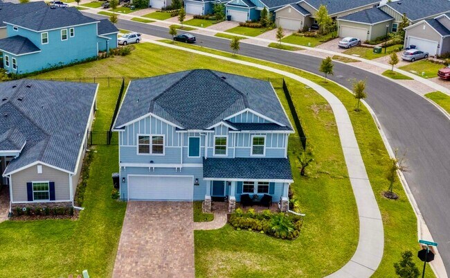 Building Photo - Gorgeous 4/ 2.5 Home in the Beautiful Lake Asbury Area of Clay County! $2,550.00