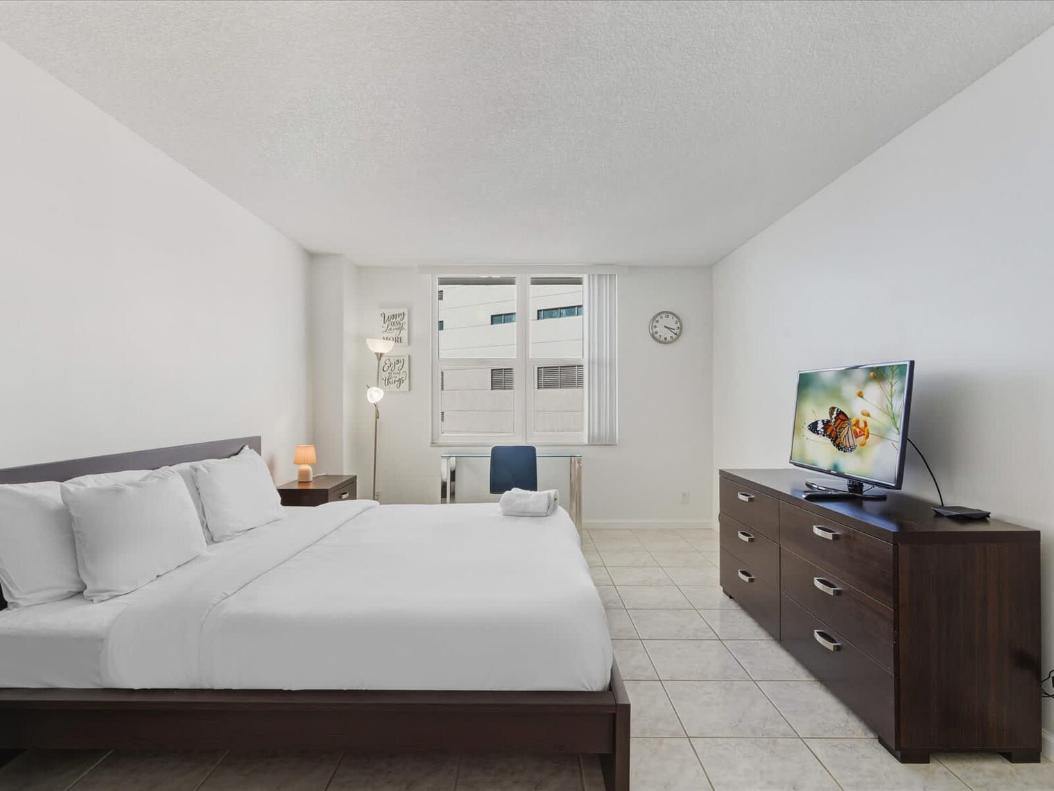 Building Photo - 3725 S Ocean Dr