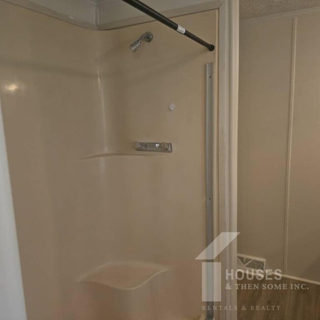 Building Photo - 214 Double Bridge Rd