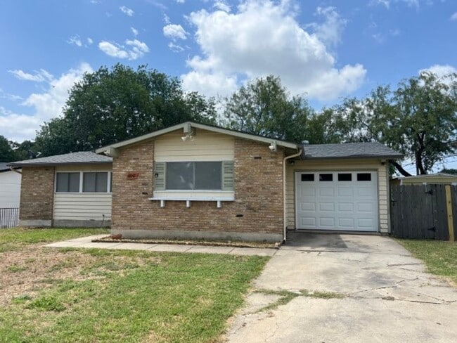 Primary Photo - 3/2/1 Home for Rent- Lackland Area