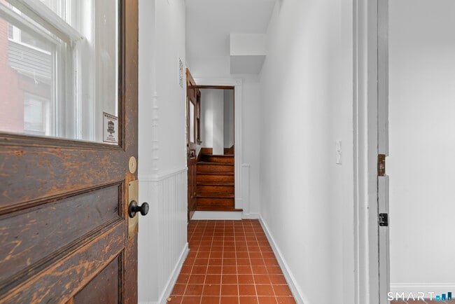 Building Photo - 131 Dwight St
