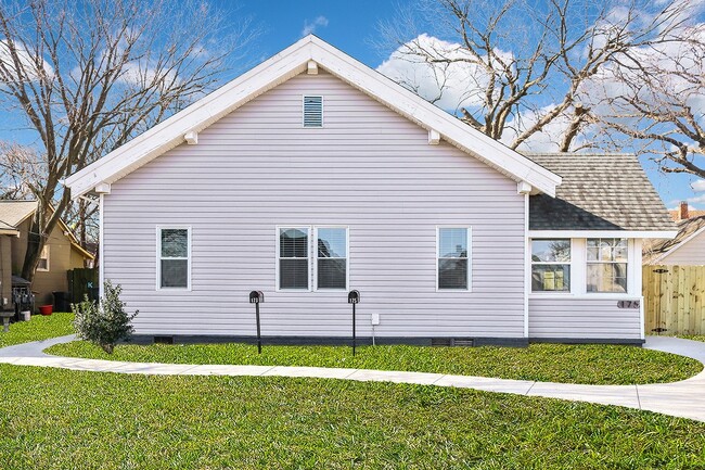 Building Photo - 173 A View Ave