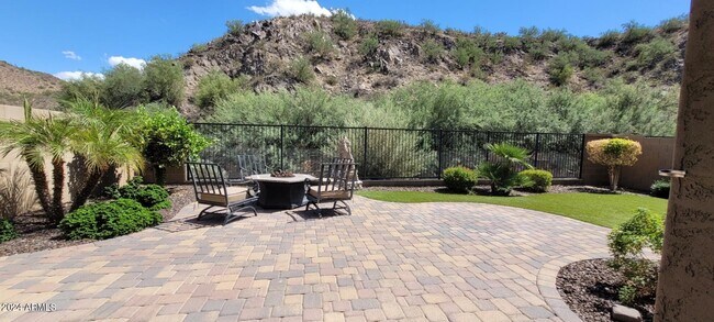 Building Photo - 27057 N Skipping Rock Rd