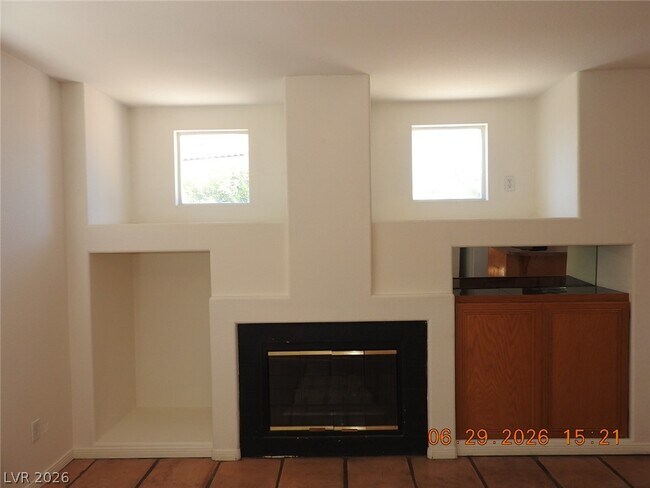 Building Photo - 742 Endicott Ct