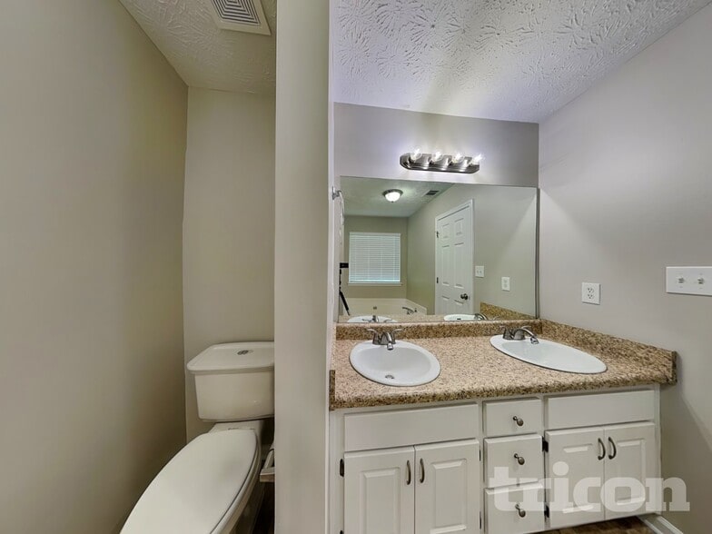 Building Photo - 760 Country Lake Ct