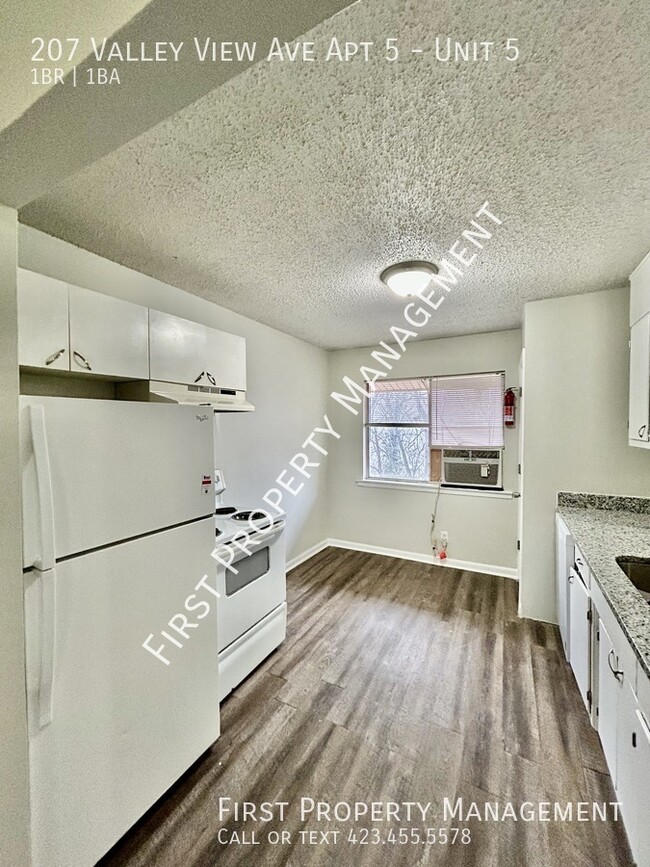 Building Photo - Red Bank Apt: 1Bed/1Bath With New Granite ...