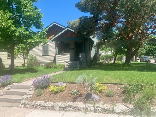 Building Photo - Charming 3 Bed, 2 Bath Craftsman in Missoula’s Coveted University Area