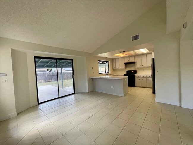 Building Photo - Cozy 3 Bedroom 2 Bathroom Home in El Cajon!