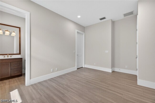 Building Photo - 9712 Moonflower Ln