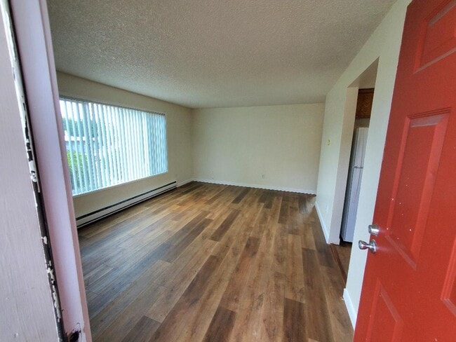 Building Photo - 9512 4th Ave W