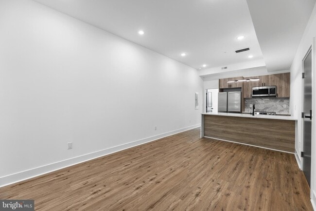 Building Photo - 3934 W Girard Ave