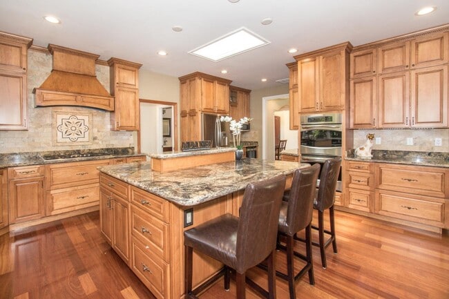 Building Photo - 446 Guadalupe Dr