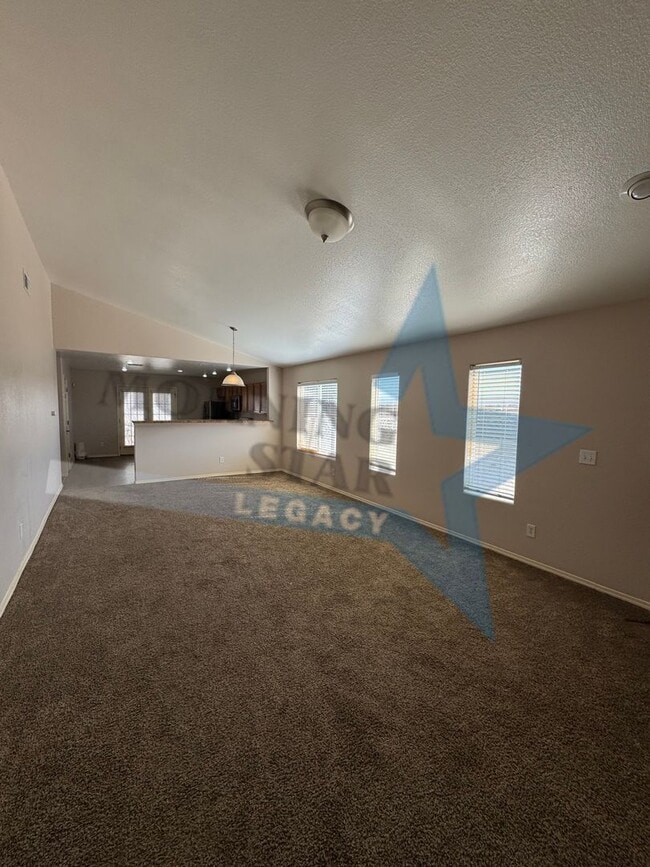Building Photo - 4 Bed House with converted garage!